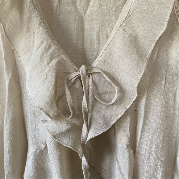 Cream Lace and Ruffle Detail Sleeveless Jacket Cardigan Vest - Picture 6 of 9